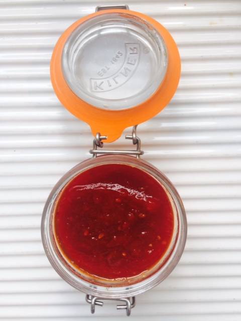 tomato chilli jam single